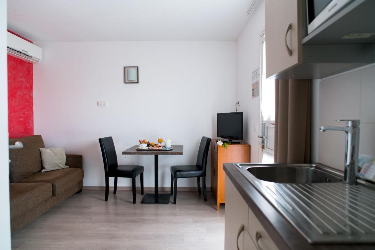 Allotel Fos-sur-Mer Exterior photo